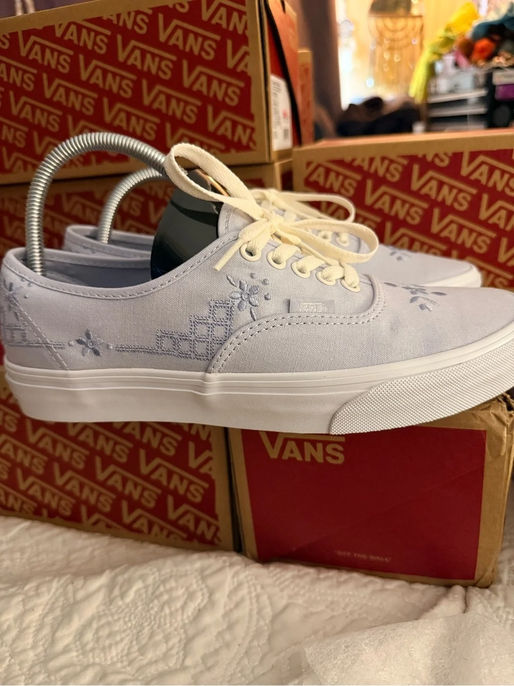 BRAND NEW Vans Authentic Dusty Blue Floral Embroidered Sneakers Women 9.5/Men 8